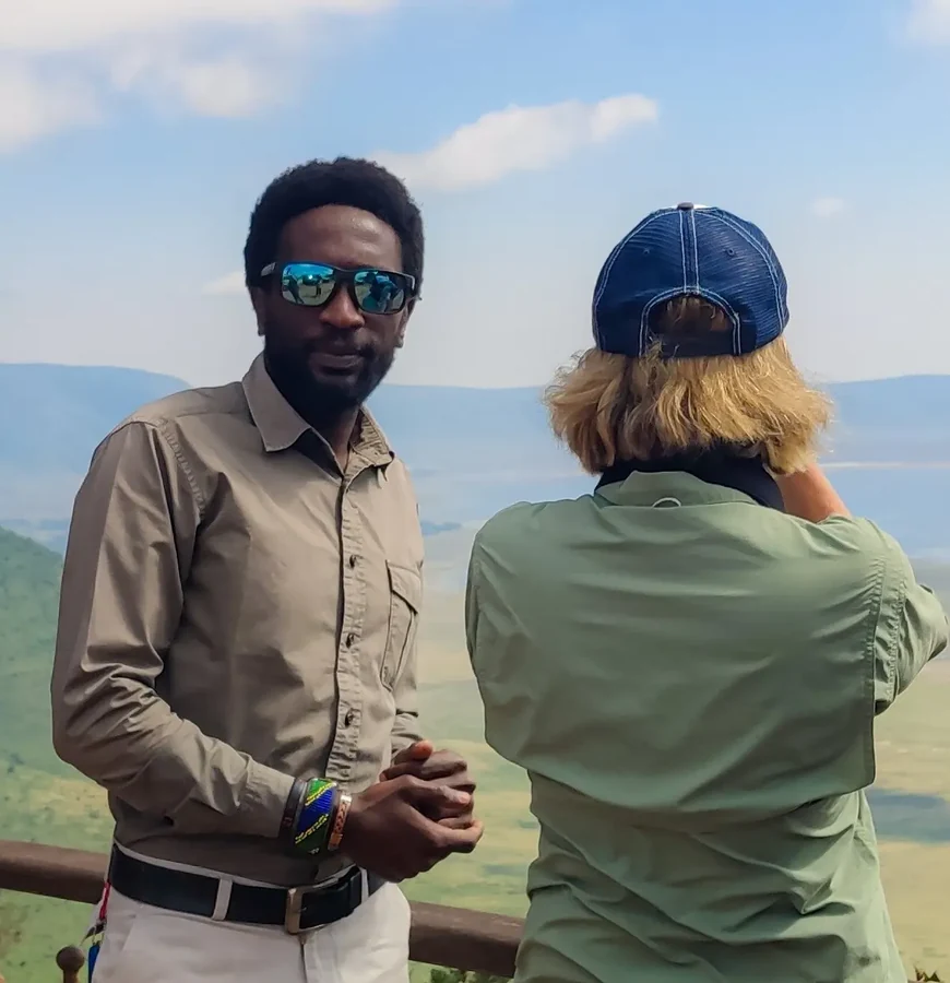 Senior Safari Guide, Amazing Gallery Expeditions